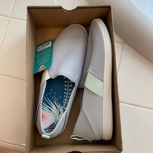 NWT Olukai  Hale’iwa slip on shoes